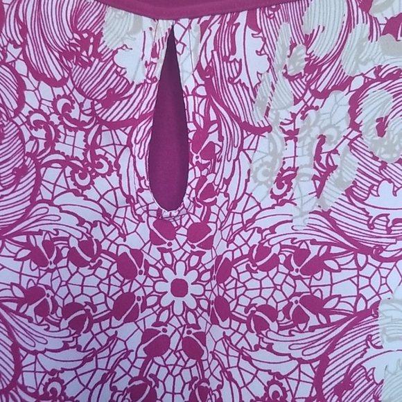 Pink flowery top - Picture 2 of 4